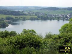 Schalkenmehrener Maar bei Daun in der Vulkaneifel, Rheinland-Pfalz, (D) (1) 01. Juni 2014.JPG